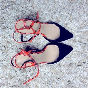 Black and orange escarpins